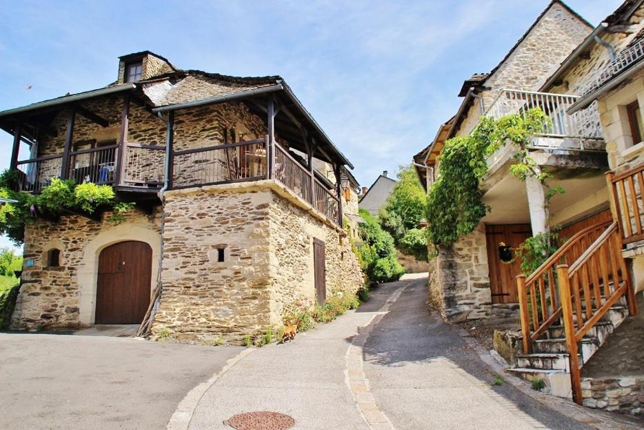 Auberge Du Lac Mandailles (Aveyron) Exterior foto